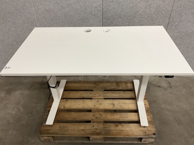 1406513-5 Höj och sänkbart skrivbord