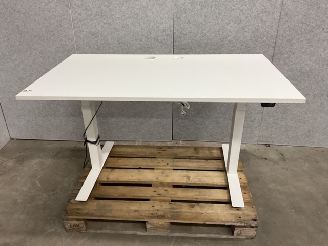 1406513-9 Höj och sänkbart skrivbord