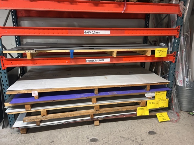 1395755-28 Lot with various format sheets