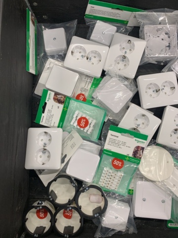 1428258-2 Terminal blocks, surface-mounted boxes, wall sockets, etc.