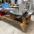 1395764-1 Sheet metal workbench on wheels with fixed vise and sheet metal work details