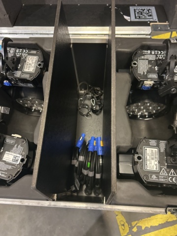 1296998-5 Rörliga strålkastare 6 st - Martin MAC Aura, RGBW, DMX5