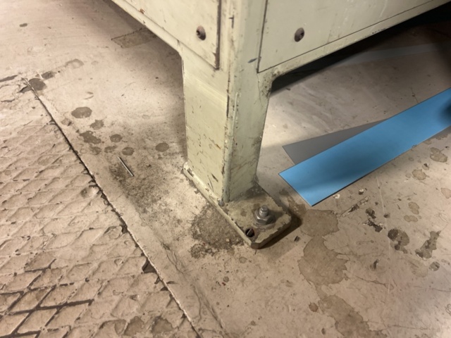 1395772-10 Plåtrullare med integrerad sax inkl. in-/utmatningsbord