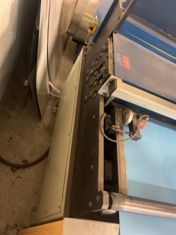 1395772-13 Plåtrullare med integrerad sax inkl. in-/utmatningsbord