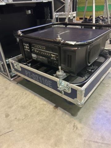 1296981-6 Projektor - Panasonic PT-DZ110X WUXGA