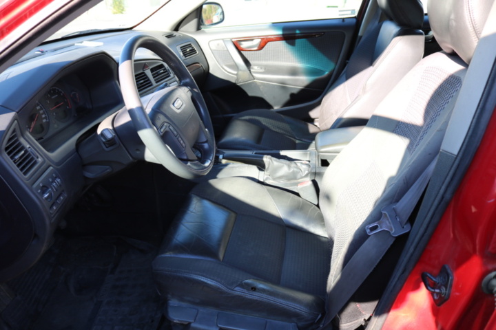 1416605-81 Volvo V70 2.4 Automatic, 170hp -2002