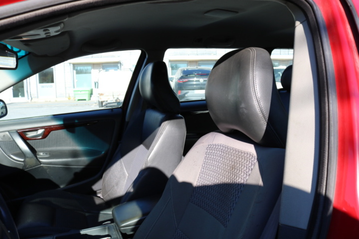 1416605-82 Volvo V70 2.4 Automatic, 170hp -2002