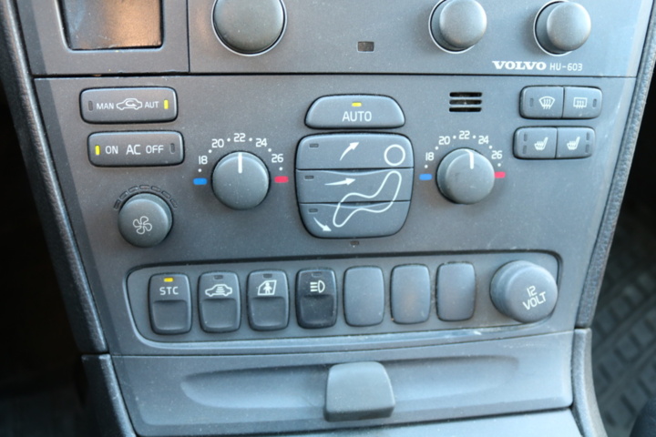 1416605-101 Volvo V70 2.4 Automatic, 170hp -2002