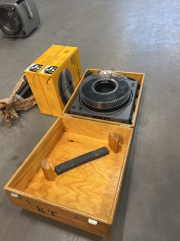 1296943-6 Projektor - Kodak Carousel S-AV 2050, Retro