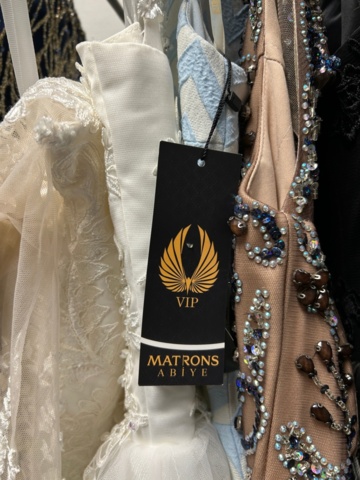 1367749-10 Bröllopsklänningar från konkurs ca 65st