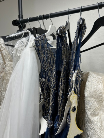 1367749-14 Bröllopsklänningar från konkurs ca 65st