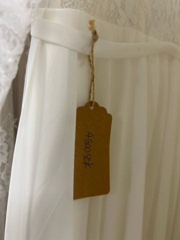 1367749-25 Bröllopsklänningar från konkurs ca 65st