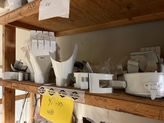 1395799-10 Lager med stuprörsdelar och tillbehör