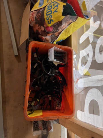 1395799-18 Lager med stuprörsdelar och tillbehör