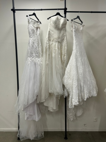 1367749-32 Bröllopsklänningar från konkurs ca 65st