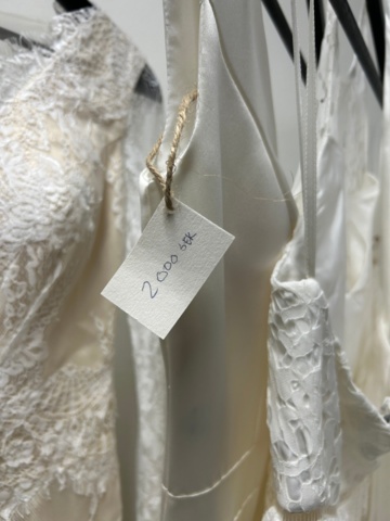 1367749-39 Bröllopsklänningar från konkurs ca 65st