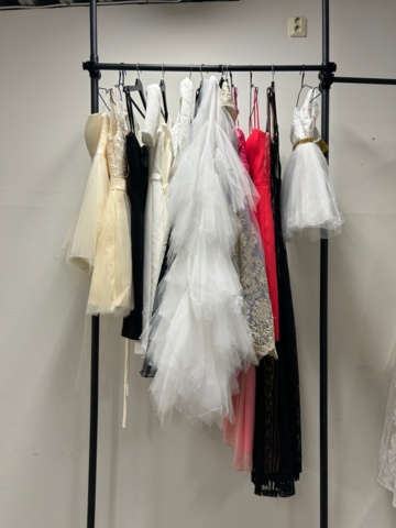 1367749-41 Bröllopsklänningar från konkurs ca 65st