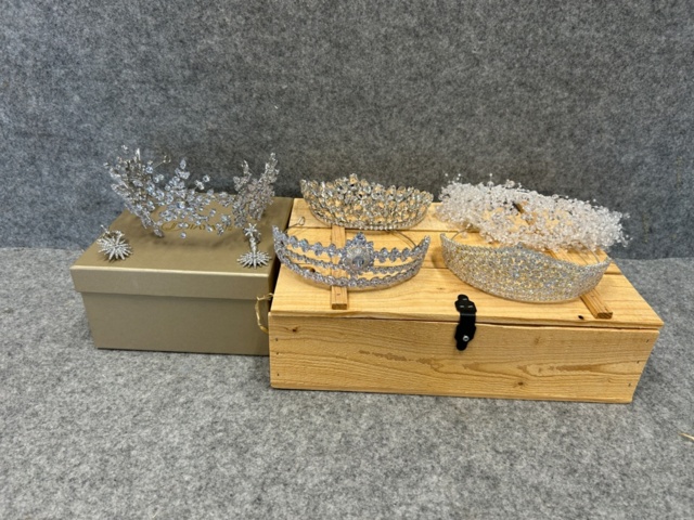 1367749-45 Bröllopsklänningar från konkurs ca 65st