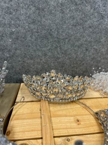 1367749-49 Bröllopsklänningar från konkurs ca 65st