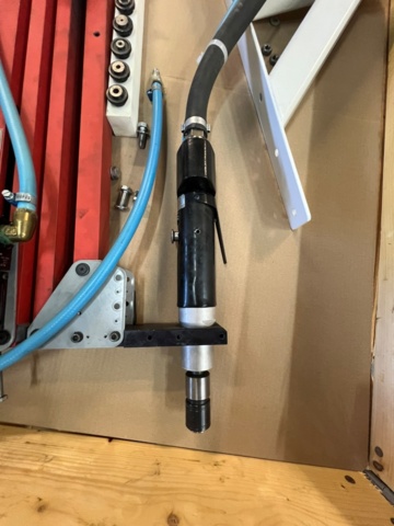 1365102-4 Threading arm with threading machine