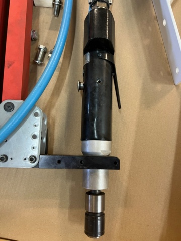 1365102-6 Threading arm with threading machine