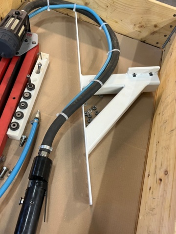 1365102-7 Threading arm with threading machine