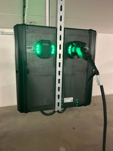 1428970-5 Laddbox  Compleo dubbla uttag för elfordon 2 st