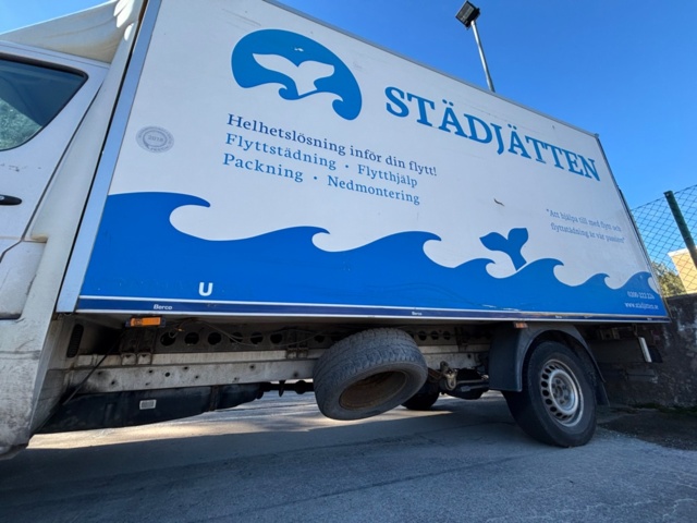 1425548-14 Skåpbil med bakgavellift Volkswagen Crafter Chassi 35, 163hk -2015