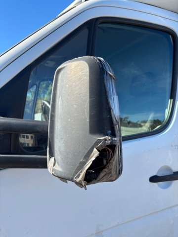 1425548-40 Skåpbil med bakgavellift Volkswagen Crafter Chassi 35, 163hk -2015