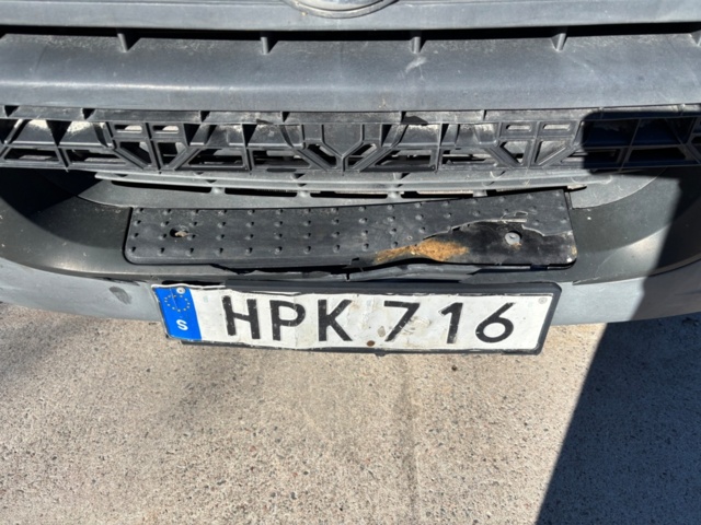 1425548-32 Skåpbil med bakgavellift Volkswagen Crafter Chassi 35, 163hk -2015