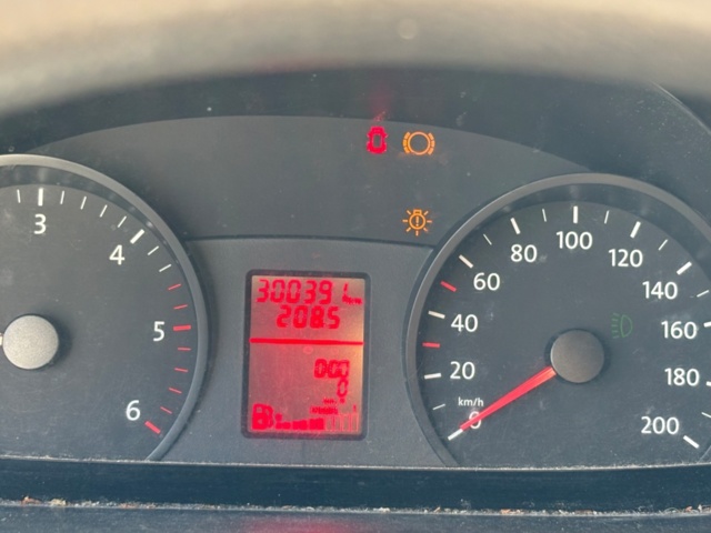 1425548-25 Skåpbil med bakgavellift Volkswagen Crafter Chassi 35, 163hk -2015