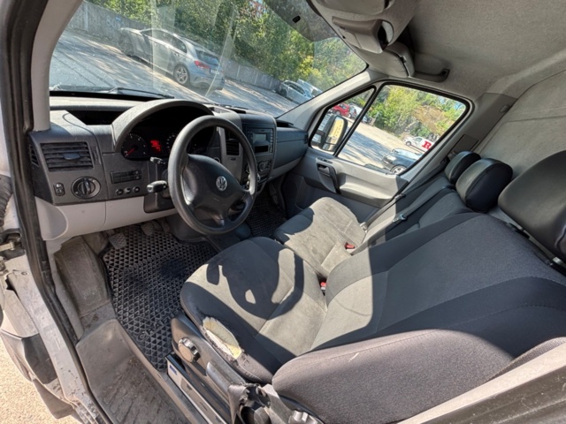 1425548-22 Skåpbil med bakgavellift Volkswagen Crafter Chassi 35, 163hk -2015