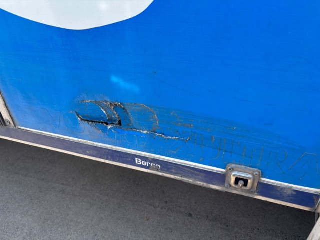 1425548-42 Skåpbil med bakgavellift Volkswagen Crafter Chassi 35, 163hk -2015