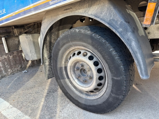 1425548-19 Skåpbil med bakgavellift Volkswagen Crafter Chassi 35, 163hk -2015