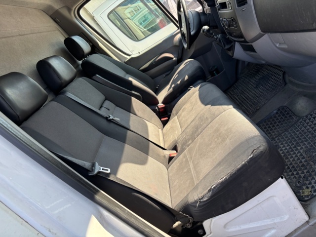 1425548-27 Skåpbil med bakgavellift Volkswagen Crafter Chassi 35, 163hk -2015