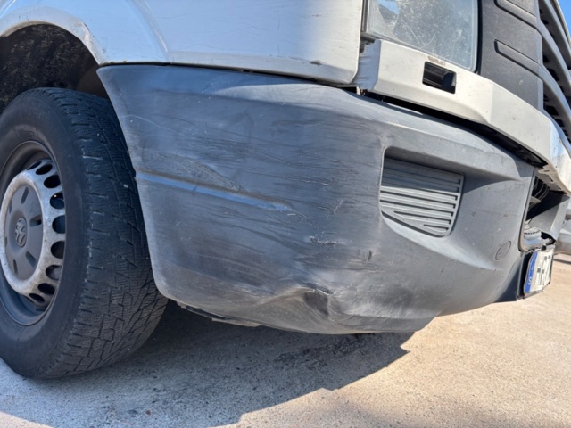 1425548-33 Skåpbil med bakgavellift Volkswagen Crafter Chassi 35, 163hk -2015