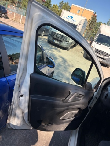 1425549-22 Skåpbil Peugeot Partner 1.6 BlueHDi Manuell, 75hk -2016 (Reparationsobjekt)