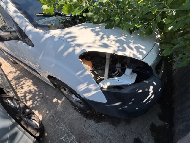 1425551-23 Peugeot Partner Van Utökad Last 1.6 BlueHDi Manuell, 99hk -2017 (Reparationsobjekt)