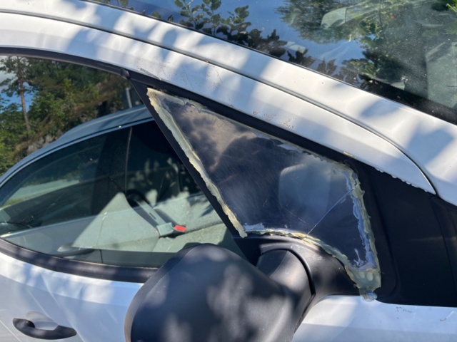 1425551-27 Peugeot Partner Van Utökad Last 1.6 BlueHDi Manuell, 99hk -2017 (Reparationsobjekt)