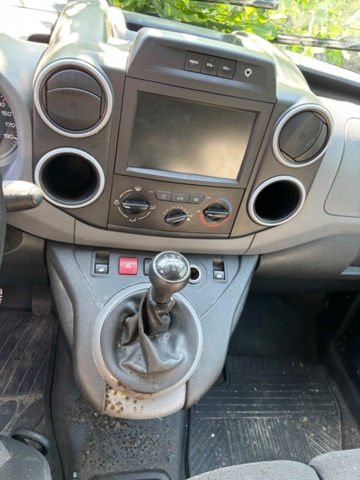 1425551-20 Peugeot Partner Van Utökad Last 1.6 BlueHDi Manuell, 99hk -2017 (Reparationsobjekt)