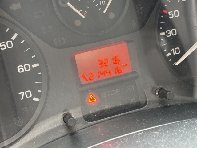 1425549-26 Skåpbil Peugeot Partner 1.6 BlueHDi Manuell, 75hk -2016 (Reparationsobjekt)