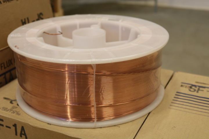 1416608-8 Rörtråd Nittetsu SF-1A 1,4 mm. 7 paket.