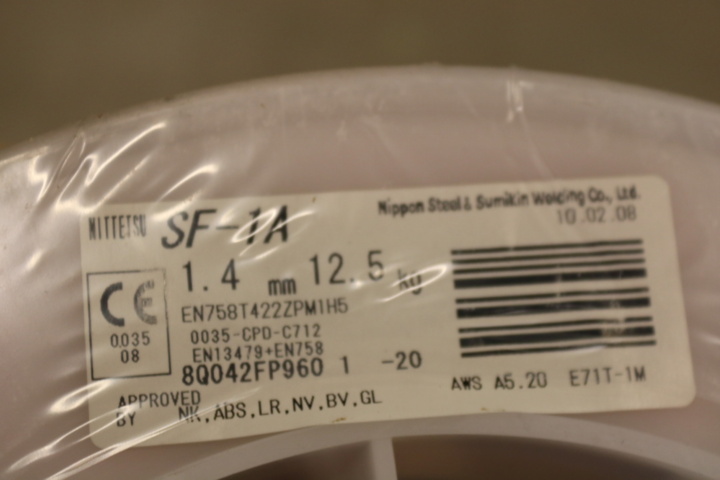 1416608-10 Rörtråd Nittetsu SF-1A 1,4 mm. 7 paket.