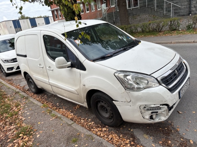 1425549-3 Skåpbil Peugeot Partner 1.6 BlueHDi Manuell, 75hk -2016 (Reparationsobjekt)
