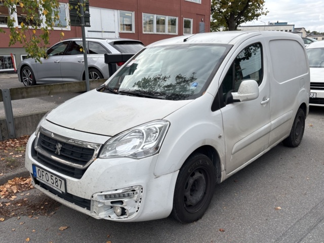 1425549-37 Skåpbil Peugeot Partner 1.6 BlueHDi Manuell, 75hk -2016 (Reparationsobjekt)