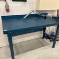 1363377-1 Arbetsbänk med skruvstäd