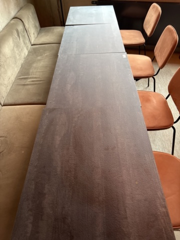 1425874-8 Chambre separee möblemang - Bord 4 st, stolar 4 st, soffor 3 sektioner, lampa 20 glödlampor