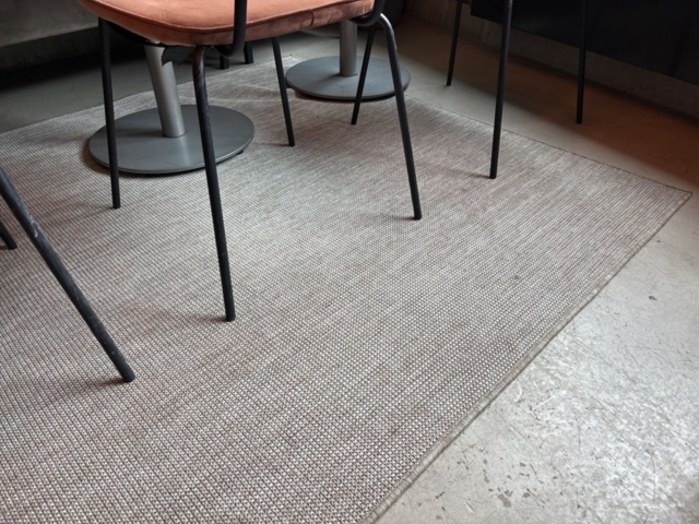 1425874-16 Chambre separee möblemang - Bord 4 st, stolar 4 st, soffor 3 sektioner, lampa 20 glödlampor