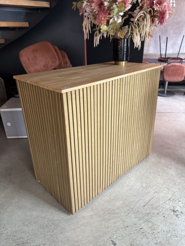 1425875-1 Hovmästarpulpet, barbord, menytavla, reklamskylt, klädhängare 2 st