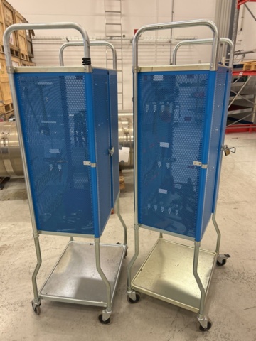 1363372-7 Verktygsvagnar 2 st med innehåll